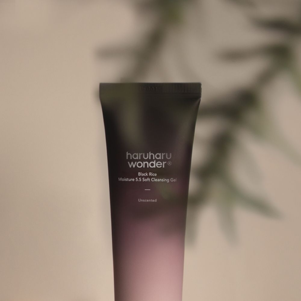 haruharu wonder Black Rice Moisture 5.5 Soft Cleansing Gel