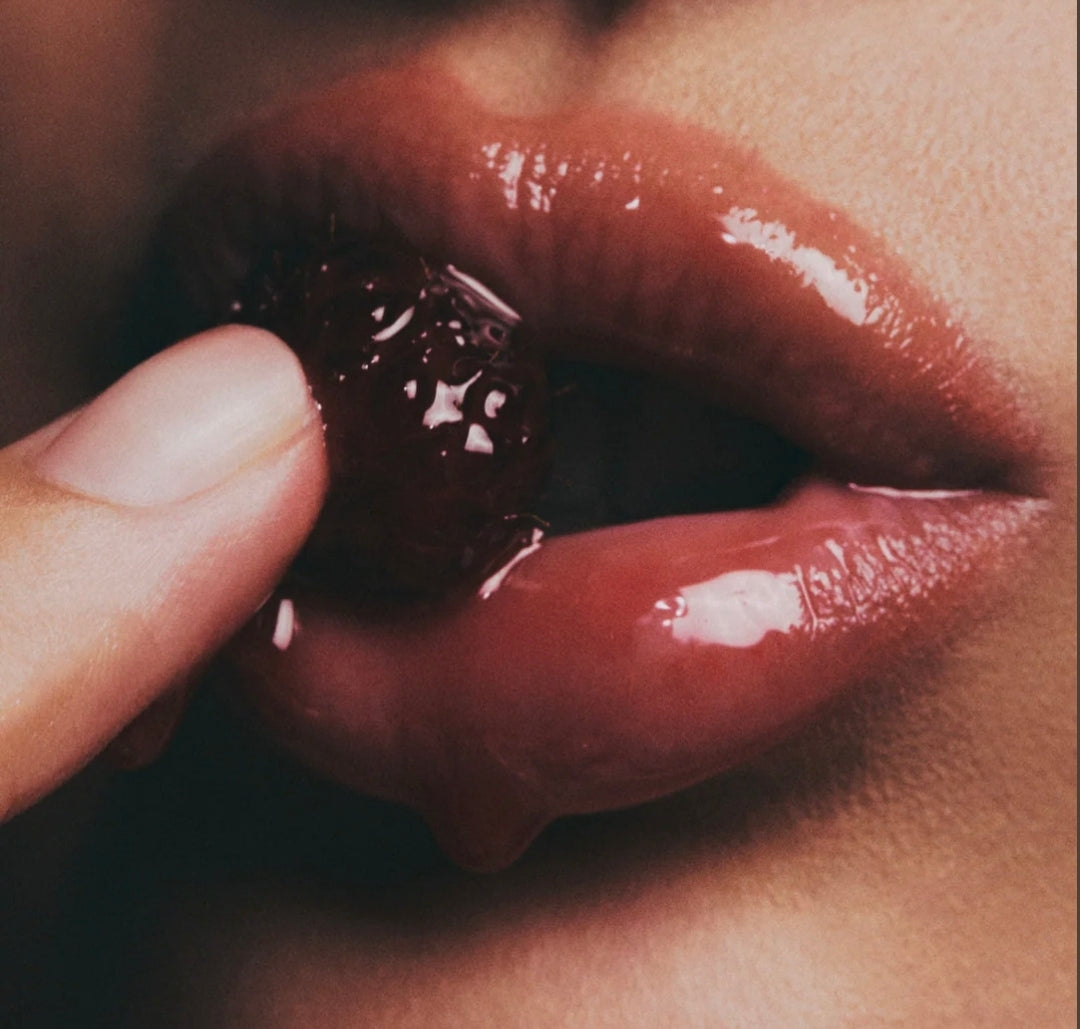 Axis y Vita Glow Lip Oil Chilled Berry 4.5g