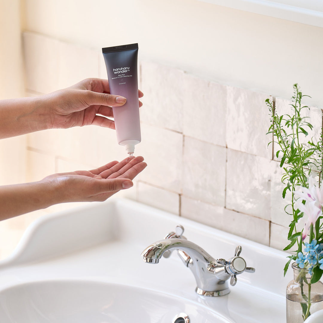haruharu wonder Black Rice Moisture 5.5 Soft Cleansing Gel